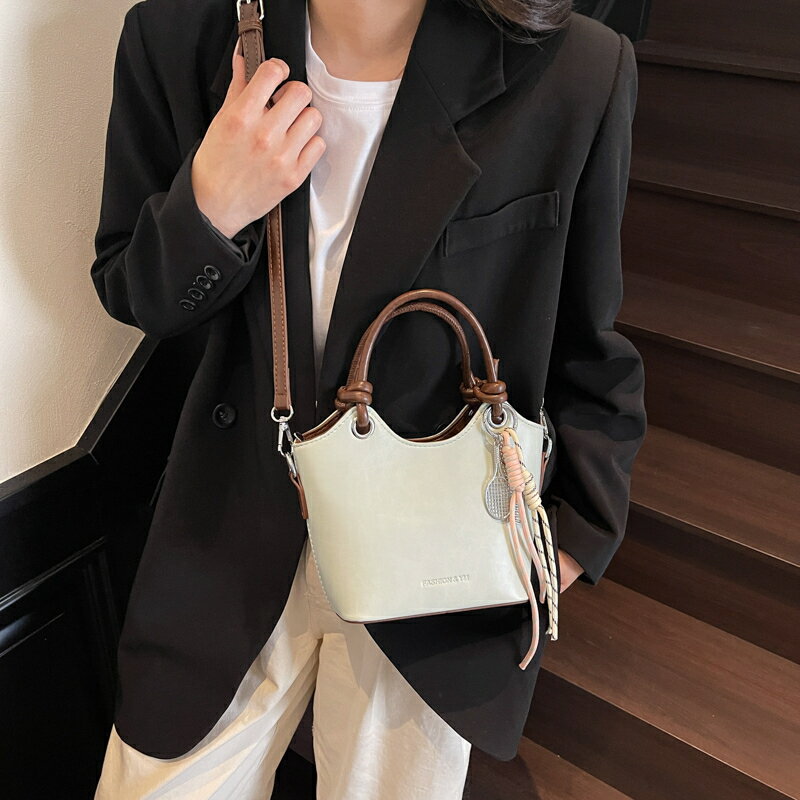 Rakuten - ハンドバッグ レディース PUトートバッグ 斜めがけバッグ 女性 斜め掛け ショルダーバッグ 2way 大人カジュアル エレガント 通勤 旅行（1ヶ）
