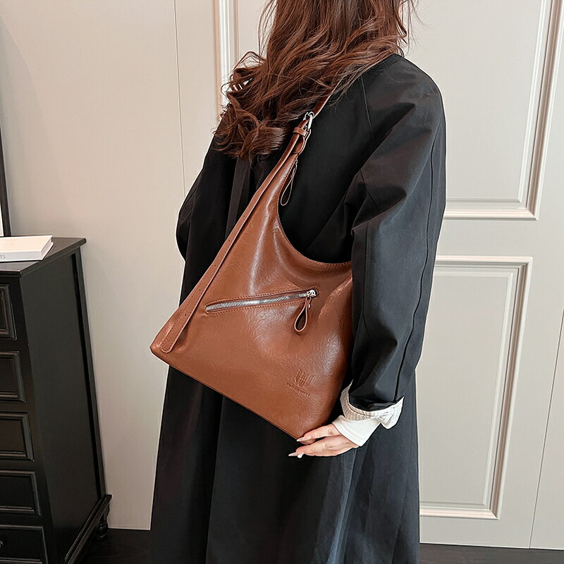 通勤バッグ トートバッグ レディース 大容量 PUレザー 旅行 大きめ 人気 ショルダーバッグ 通勤 通学 手提げ ギフト 肩掛け 鞄 プレゼント ギフト(1ヶ...