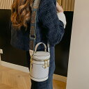 斜めがけバッグ 円筒バッグ ショルダー ミニショルダー スクエア レディース ショルダーバッグ 肩掛け 大人 長さ調節可能 コンパクト 小さめ おしゃれ 韓国上品(1ヶ)