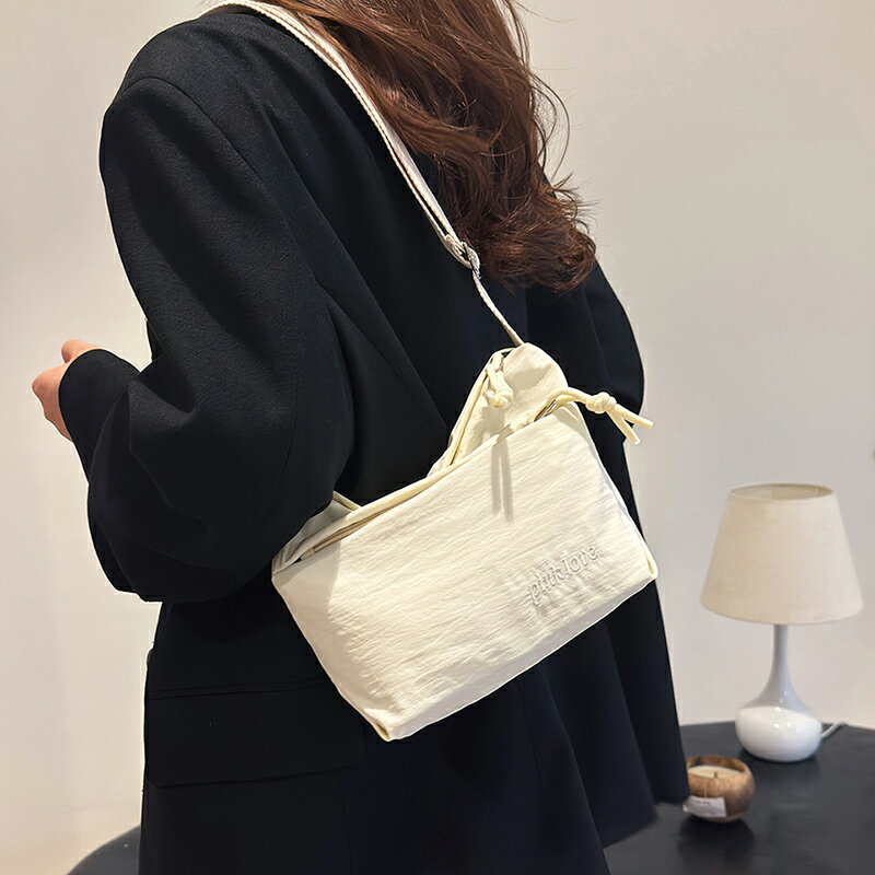 Rakuten - ショルダーバッグ 長さ調整可能 レディース 斜め掛け 大人 軽量 おしゃれ かっこいい 斜めかけ ナイロン メンズ 鞄 バッグ ショルダー ワンショルダー 無地 通勤 通学 （1ヶ）
