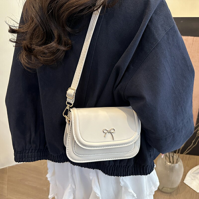 Rakuten - 斜め掛け ショルダーバッグ レディース ミニショルダー バッグ 合皮 かわいい 上品 軽量 軽い カジュアル 小さめ コンパクト 肩がけ 小さめ（1ヶ）