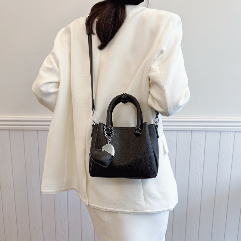 ショルダーバッグ ハンドバッグ 2WAY PUレザー レディース ミニ 小さめ かばん 斜めがけ 手提げ 肩掛け BAG カバン 鞄 小物収納 通勤 通学 旅行...