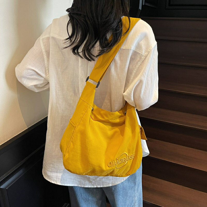 Rakuten - ショルダーバッグ レディース トートバッグ 斜め掛けバッグ 肩掛けバッグ 軽量 人気 通勤バッグ かわいい 大容量ナイロンバッグ 簡単 実用（1ヶ）