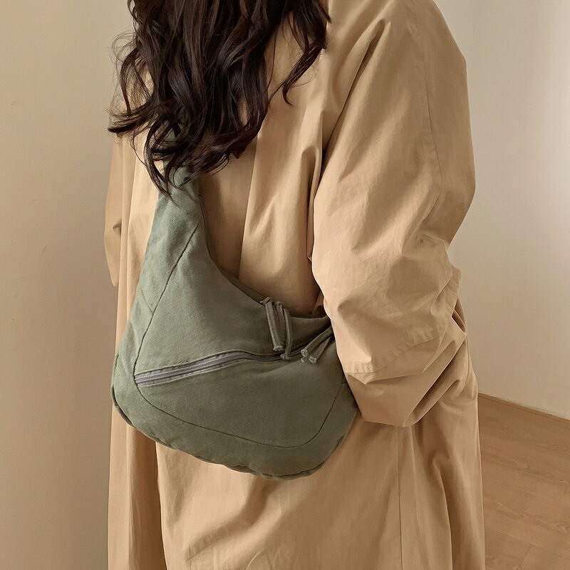 Rakuten - エコバッグ 帆布 肩掛けバッグ 斜め掛けバッグ レディース メンズ 男女兼用 ショルダーバッグ 大容量 マイバッグ キャンバス 多収納 布製 通勤 通学 大学生（1ヶ）