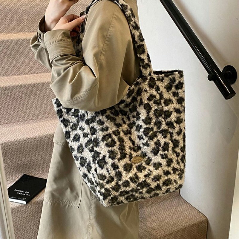 Rakuten - ファーバッグ 2way bag バッグ かわいい ハンドバッグ レディース ファーバッグ ショルダーバッグ もこもこ ふわふわ 冬 肩掛け 鞄（1ヶ）