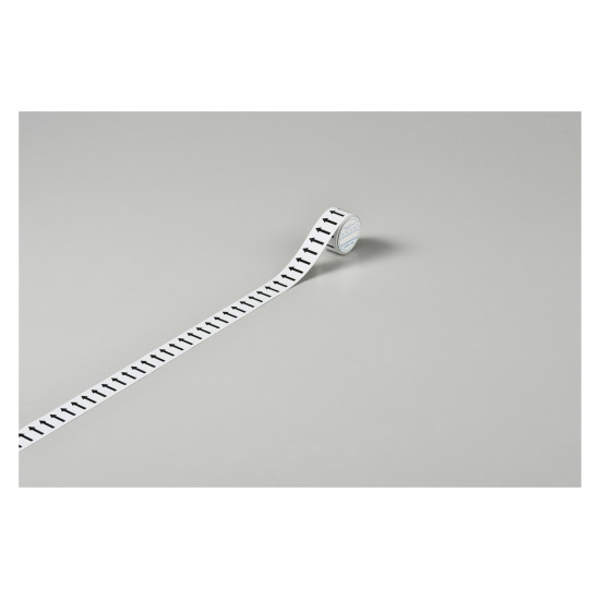 商品詳細を選択■サイズ:(S小)25mm幅×2m巻(S小)25mm幅×2m巻(中)100mm幅×2m巻(大)150mm幅×2m巻(小)50mm幅×2m巻アルミ配管識別テープ 矢印(方向表示) (S小)25mm幅×2m巻 (188518)マンセル記号 (N1・N9.5) 方向表示 商品スペックサイズ25mm幅×長さ2m×0.05mm質量20g仕様はく離紙付タイプ 表示内容:←マーク(方向表示) カラー:黒(N1)/白(N9.5) 使用温度範囲:0～80℃ 取付仕様:貼付タイプ 粘着力:N5.44/25 矢印数:154個表記内容↑矢印(方向表示)材質基材:アルミ 粘着剤:アクリル系製造国日本出荷単位巻商品説明 配管内の流体方向を示す矢印が印刷された識別テープです。 (S小)サイズは13mmピッチで154ヶ所の矢印が印刷されています。 耐水・耐薬品・耐候性に優れたアルミ箔製で、長期間の使用が可能です。 はく離紙付きの貼付タイプで、配管への設置がスムーズに行えます。 ※カタログと製品の色彩が多少異なる場合がございます。予めご了承ください。 ※AH100番台シリーズとは色が異なります。