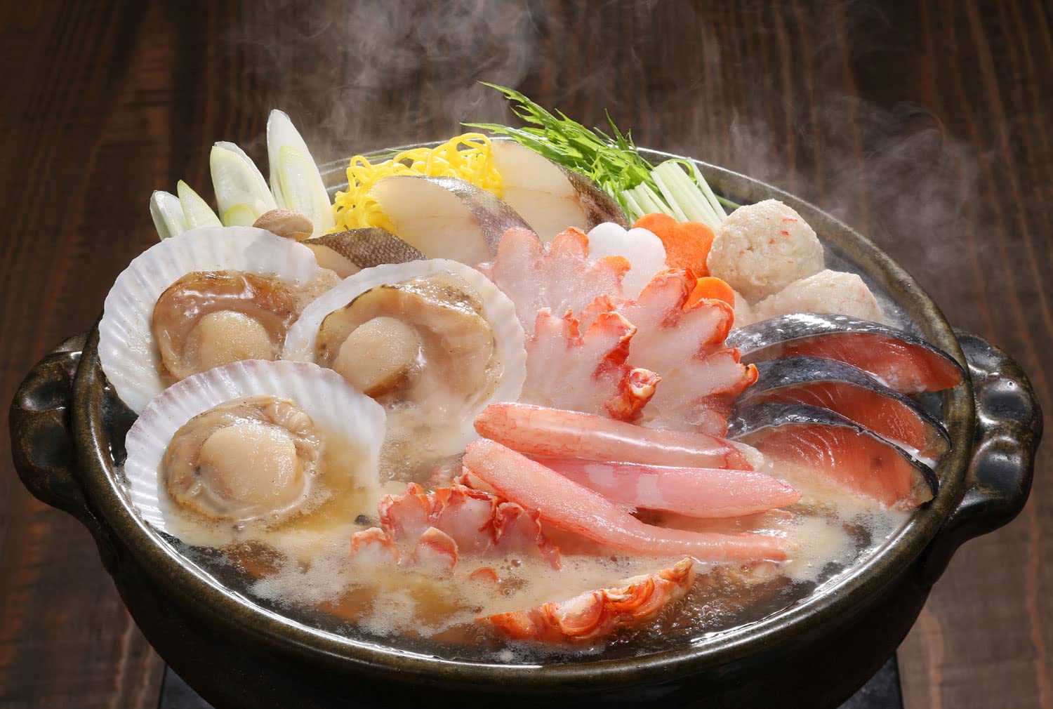 送料無料北海道産紅ずわいがに入り海鮮鍋セット（3～4人前）期間限定：11月～2月