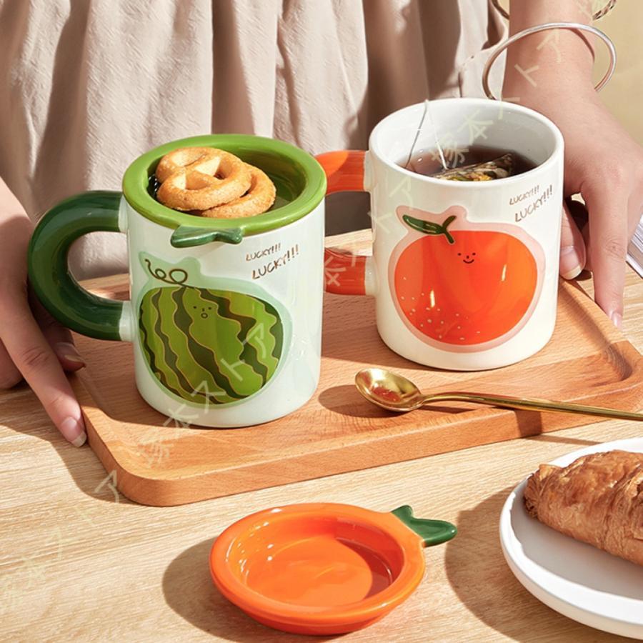 マグカップ キッチン インテリア 上品な食器 結婚の引き出物 新築祝い 開店祝い 風水 開運 バレンタイン ホワイトデー 母の日 父の日 お中元 敬老の日 還暦祝 お歳暮 結婚の引き出物 伝統工芸品シャビーシックな雰囲気と上質感が、とても素敵に感じるマグカップです。 幅広い年齢層の方に、ギフトだけでなくご自宅用にも喜ばれている一番人気のマグカップです。落ち着いたくすみカラーがどんな食卓にも似合う可愛らしいマグカップ。食卓を明るくし、使うたびに幸せを感じられるような器です。 大容量でお好きなドリンクをたっぷり入れて、ゆったりと休憩時間を楽しむことができます。本体サイズ: 上部直径約8cm、高さ約10cm、容量：約380ml 機能:電子レンジOK、食器洗浄機OK おしゃれ お洒落 オシャレ 大きい シンプル レトロ アンティーク モダン かわいい 可愛い カフェ デザイン 焼き物 陶芸 陶器 和風 和 和食器 無地 朝食 紅茶 カフェラテ コーヒー