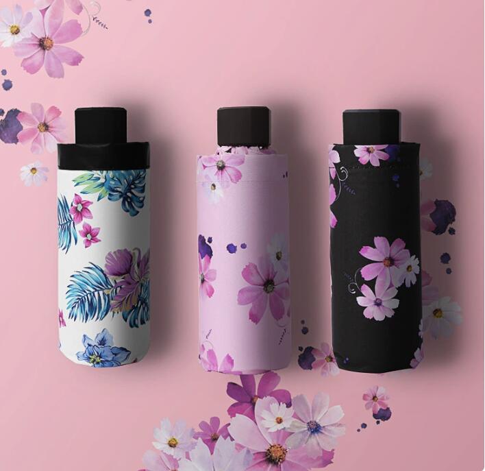 【商品名】：折り畳み傘 日傘 雨傘【生地】：ポリエステル【中棒】：ステンレス*骨の本数：8本 *収納時全長：18cm *開く時直径：96cm*重さ：約300g【商品説明】UVAとUVBからしっかり保護してくれます。紫外線を防いで、肌老化を防ぎましょう！UVカット加工で紫外線をカット！雨の日はもちろん、日傘としてもOK?軽量設計を重視し、素材にこだわり合金を親骨に使用。【注意事項】※お使いのモニター設定、照明などにより多少色具合が異なって見える場合もございます。※平置きでサイズを測っておりますが、素材等により多少の誤差が生じる場合がございます。。