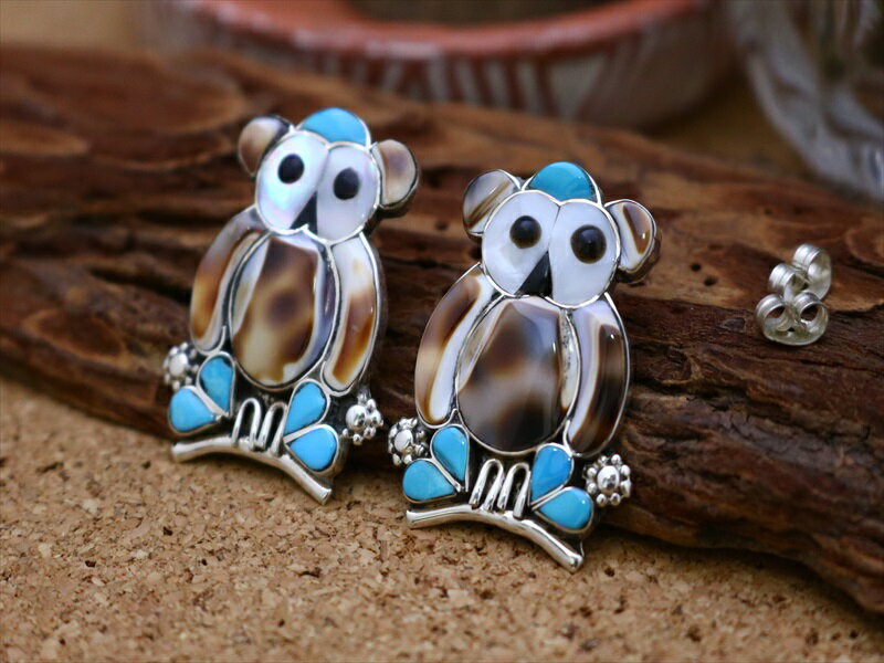 インディアンジュエリー Regina Kallestewa (レジーナ・カレステワ)ズニ族 ピアスフクロウ 梟 モチーフ インレイ デザイン ネイティブ アメリ...