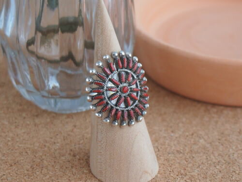 インディアンジュエリー・ズニ族 V.S. Johnson作 サンゴ・プチポイントリング 11.5号