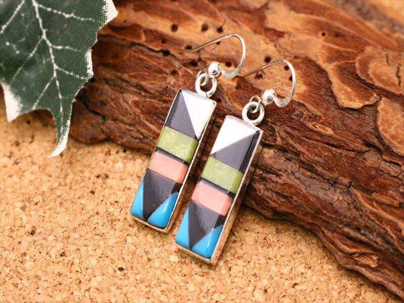 インディアンジュエリー ズニ族 ピアス 長方形 インレイ 縦長 デザイン ネイティブ アメリカン シルバー アクセサリー メンズ レディース ギフト プレゼント