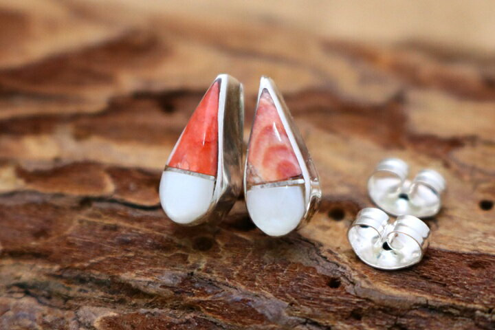 インディアンジュエリー ズニ族 ピアス インレイ しずく型 デザイン スタッズピアス スパイニーオイスターシェル シェル ネイティブ アメリカン シルバー アク...