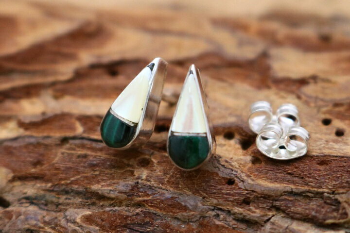 インディアンジュエリー ズニ族 ピアス インレイ しずく型 デザイン スタッズピアス マラカイト シェル ネイティブ アメリカン シルバー アクセサリー メンズ...