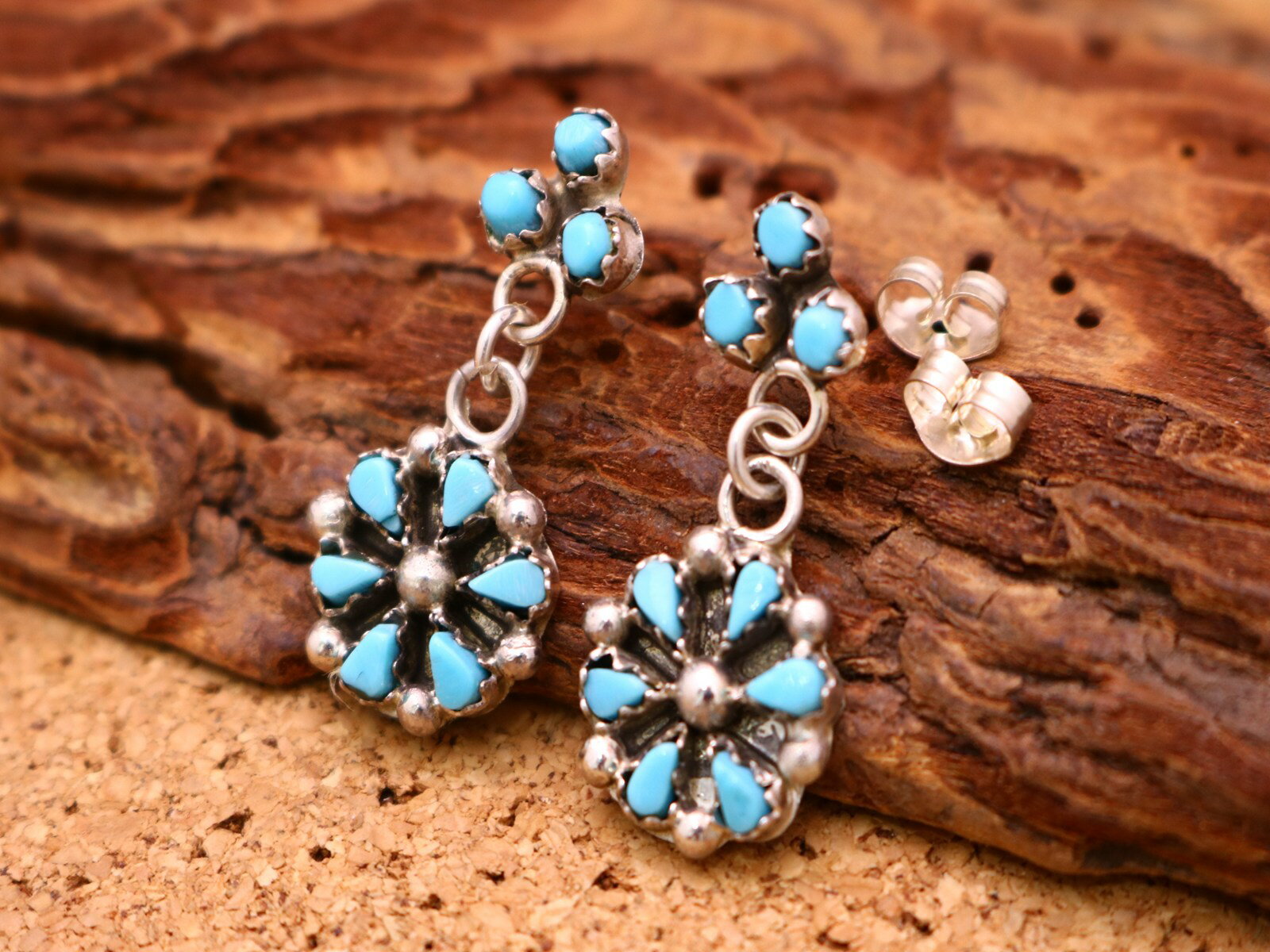 インディアンジュエリー ズニ族 ピアス ぶらさがり プチポイント デザイン ターコイズ ネイティブ アメリカン シルバー アクセサリー レディース ギフト プレ...