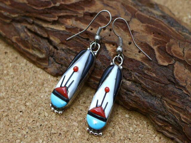 インディアンジュエリー ズニ族 Virginia Quam ( ヴァージニア・クアム ) 作 インレイ デザイン ぶら下がり ピアス ネイティブ アメリカン シ...