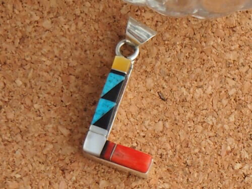 【アルファベットL】インディアンジュエリー・ズニ族 E.C.K.(Elcario & Cleo Kallestewa)作 インレイ・イニシャル ペンダントトップ...