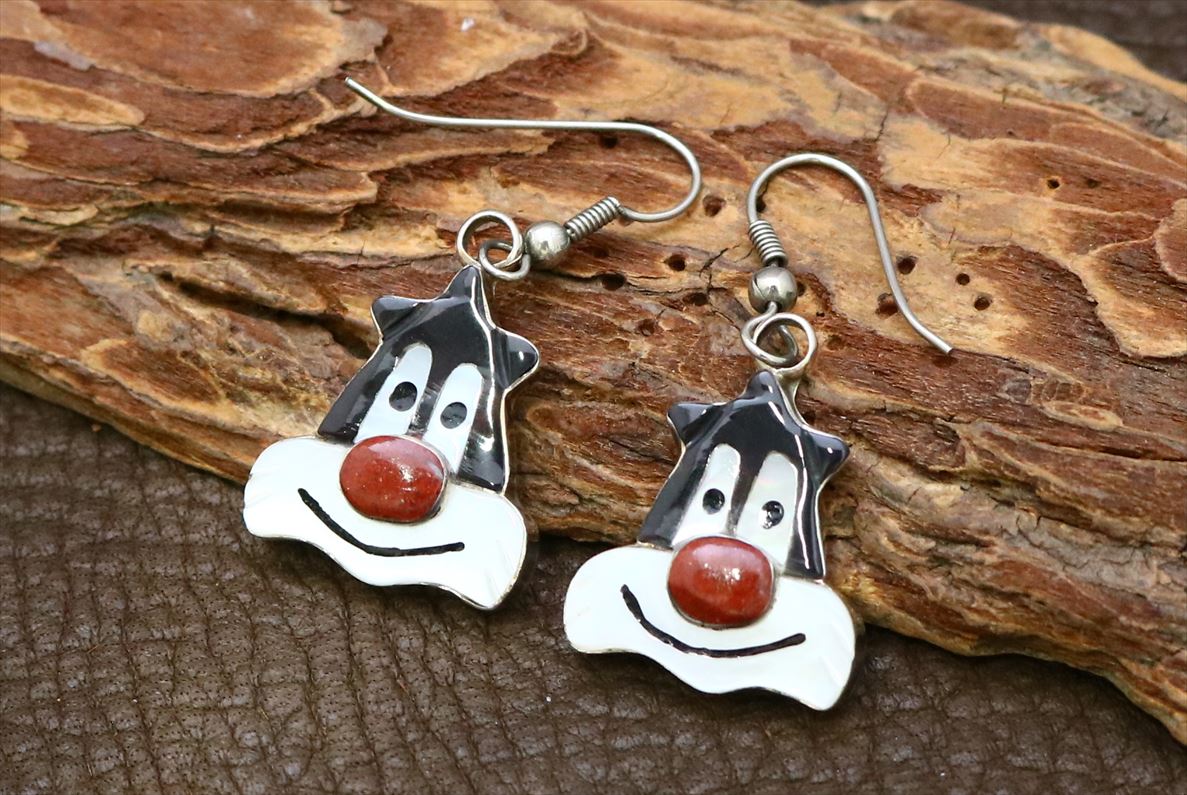 インディアンジュエリー ズニ族 Paula Leekity (ポーラ・リーキティ) 作 キャラクター モチーフ インレイ デザイン ピアス ネイティブ アメリカ...