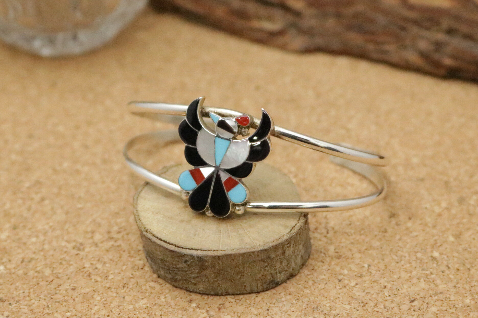 インディアンジュエリー・ズニ族 サンダーバード インレイバングル