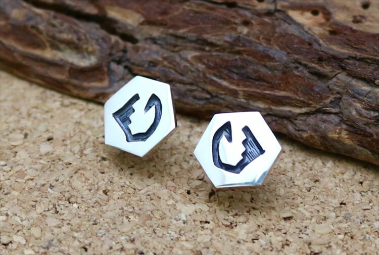 インディアンジュエリー ホピ族 Marcus Lomayestewa(マーカス・ロマイェステワ)作 雨雲 レインクラウド 六角形 スタッズ ピアス ネイティブ ...