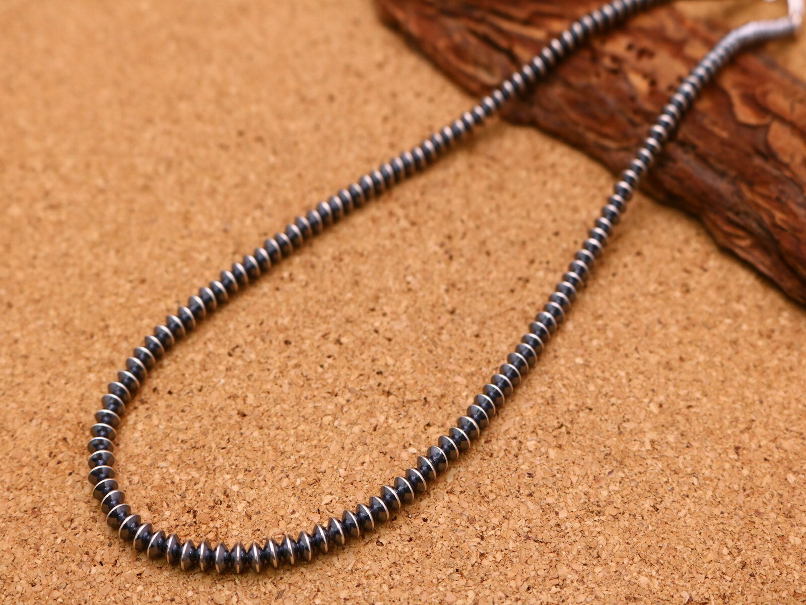 インディアンジュエリー ナバホ族 ナバホパール そろばん型 ビーズ シルバー ネックレス ネイティブ アメリカン ユニセックス レディース メンズ ギフト プレ...