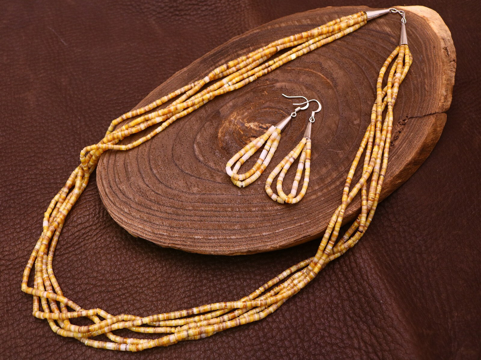 インディアンジュエリー サントドミンゴ族 Kewa Pueblo（キワ・プエブロ）Ramona Bird（ラモーナ・バー..