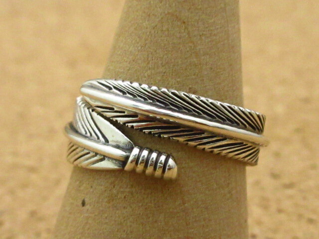 インディアンジュエリー ナバホ族 Harvey Mace (ハーヴィー・メイス)作 14号 リング フェザー フェザー..