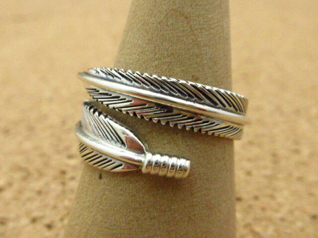 インディアンジュエリー ナバホ族 Harvey Mace (ハーヴィー・メイス)作 15号 リング フェザー フェザー..