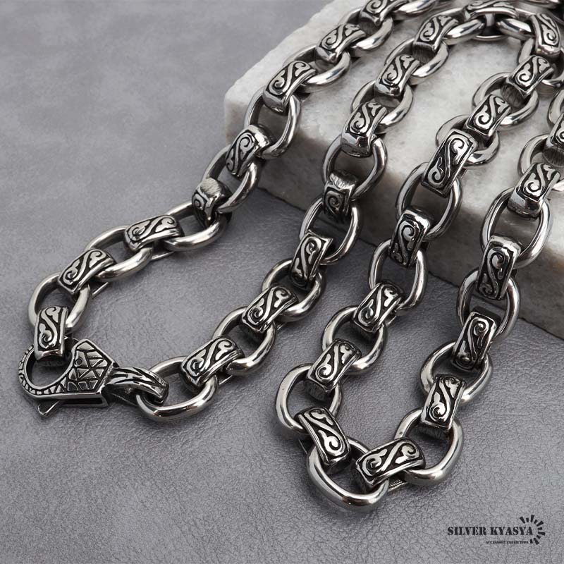 \スーパーSALE 10%OFF 13,200円→11,880円 /ステンレス 唐草チェーンネックレス アラベスクネックレス シルバー 重厚感 シンプル 唐草模...