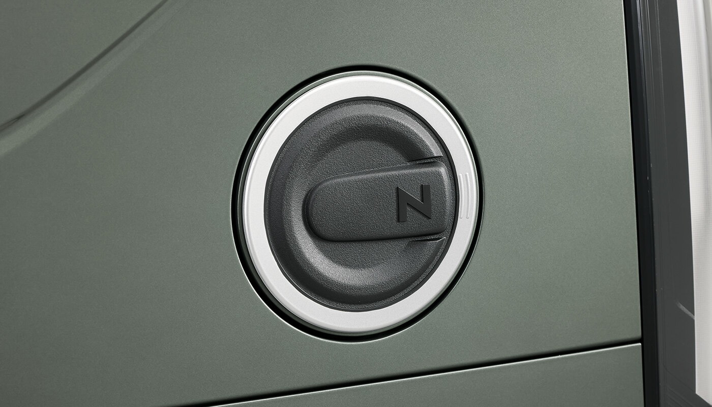 HONDA ホンダ 純正 フューエルリッドガーニッシュ 08F59-39L-000 | HONDA純正 ホンダ純正 N-BOX JOY NBOX ジョイ N-BOXカスタム NBOXカスタム JF5 JF6 外装 エクステリア 給油口 ガーニッシュ フタ 蓋 ふた フューエル リッド ドレスアップ カスタム カスタマイズ 取付