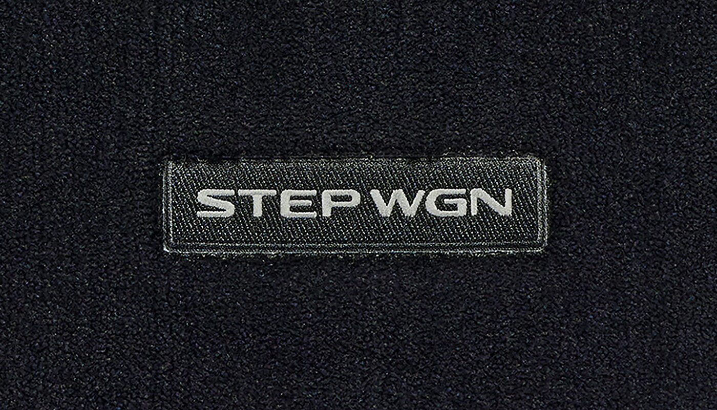 HONDA ホンダ 純正 新車パッケージ ガソリン車用 2列目6：4分割ベンチシート車用 08Z01-3T0-B10E | HONDA純正 ホンダ純正 STEP WGN SPADA AIR ステップワゴン スパーダ RP7 フロアマット ドアバイザー ライセンスフレーム ロックボルト ドレスアップ カスタム 取付