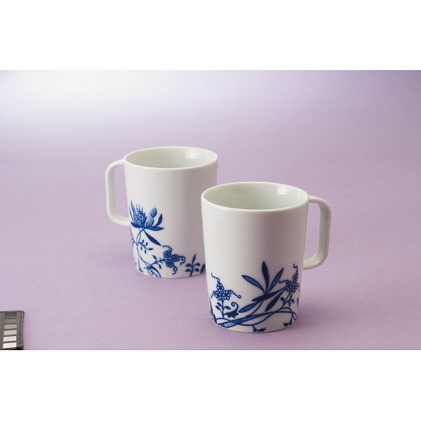 SIMONS STOREのボヘミアコバルト ペアマグ PC2261 | 25-0170-052 キッチン用品 キッチン雑貨 台所用品 生活用品 食器 和食器 洋食器 コップ マグカップ 唐草文様 伝統工芸品 雑貨 小物 グッズ ギフト プレゼント お祝い 贈り物 贈答品 お返し お礼｜アングル2