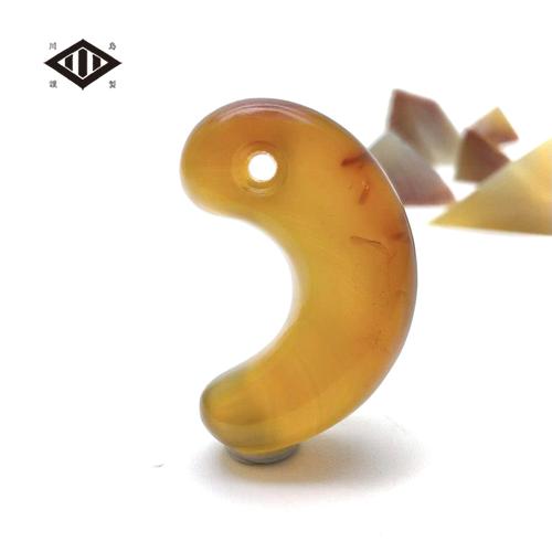 マダガスカル産めのうAAA 勾玉 ｜ まがたま 瑪瑙 メノウ agate アゲート 石英 魔除け 天然石 パワーストーン