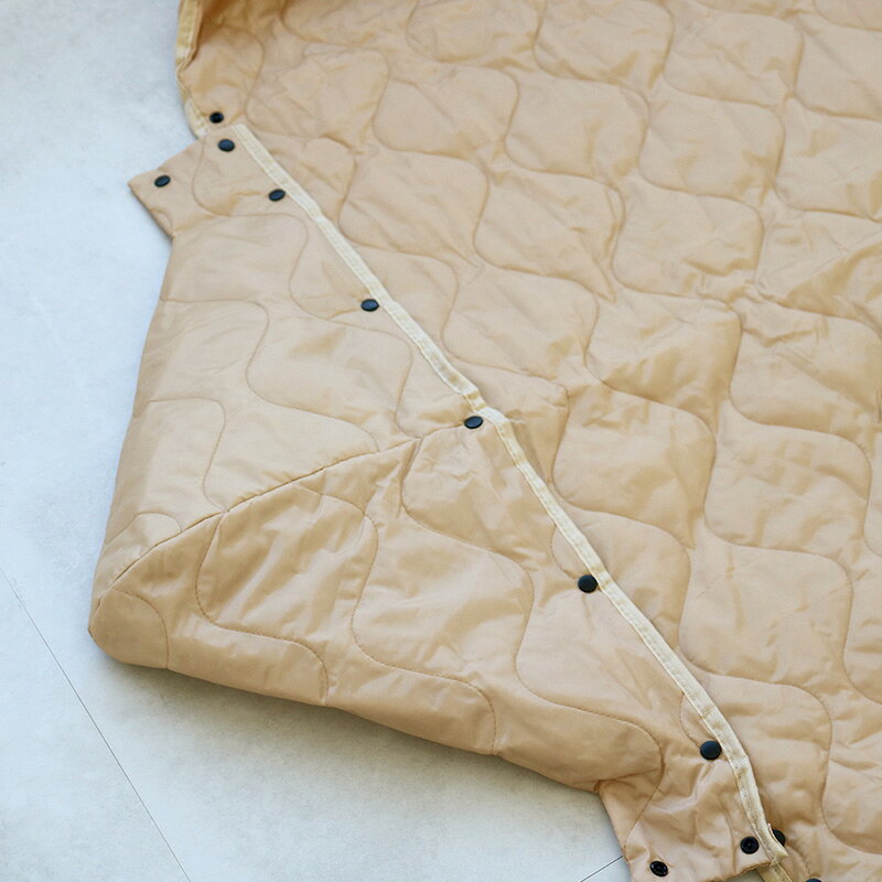 スーパーSALE【大特価】★暖かい ブランケット アウトドア 防寒 パデットブランケット エマ SLOWER PADDED BLANKET EMMA キャンプ レイヤーシート レジャーシート ひざ掛け 大判  寝袋 保温 オールシーズン クリップボタン付き おくるみ sincere-watch-10005848 スマイルライフギフト -シンシア- サンプル画像3