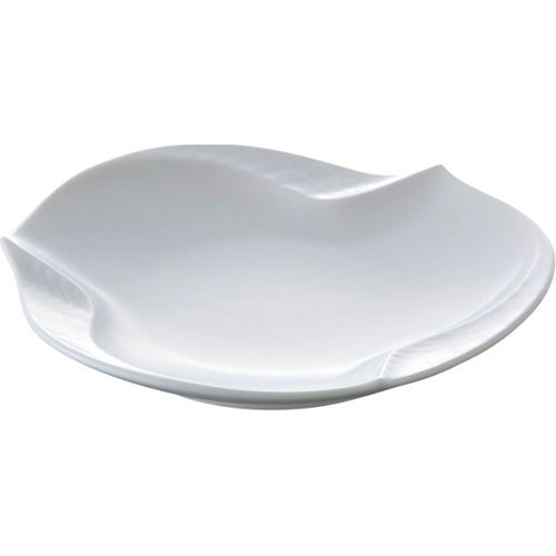 マイセン 波の戯れ ホワイト ディッシュ 15.5cm＜10000＞さざ彼のようなレリーフがモダンなフォームに映えた「用の美」を感じさせる現代マイセンを代表する「彼の戯れ」シリーズのホワイトディッシュ★結婚式 引き出物 周年祝い【送料込み(北海道、沖縄不可)】