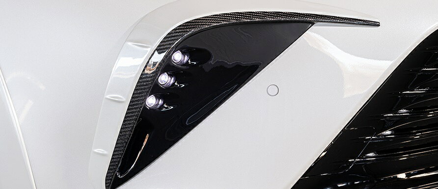【メーカー名】ARTISAN SPIRITS/アーティシャンスピリッツSPORTS LINE BLACK LABEL/スポーツラインブラックレーベル【適合車種】トヨタ　ハリアー【年式/型式】2020.6〜MC、フルモデルチェンジまで　※適合についてはお問い合わせください。/MXUA80/Z G S【商品名】LED バンパーガーニッシュ 2P【セット内容】-【塗装/未塗装】未塗装【カラー】-【素材】FRP【特記事項】純正ガーニッシュとの同時装着は不可となります。LED別売 6灯 KIT \12,000 （税別）※ご注文時には車検証の提示が必要です。メールかFAXで送付して下さい。車検証がない場合は、ご注文を頂けませんのでご了承下さい。【注意】こちらの商品は個人のお客様でもご注文は可能ですが、整備工場またはカーショップ関連のみお届けが可能です。配送先入力欄より整備工場、カーショップ関連の『住所・屋号・担当者・電話番号(固定電話のみ)』をご指定ください。【定価】60500円【納期】納期はメーカーの在庫や生産状況によって異なりますのでトラブル防止の為、必ず事前にお問い合わせ下さい。【送料/配送】■この商品の基本送料(本州、四国、九州)は【 送料無料 】となります。■北海道送料は【 5500円 】となります。(※北海道送料が掛る場合、会計時に自動計算されませんのでご注意ください。)※沖縄県/離島は別途お見積りさせて頂きますので、ご注文前に必ず送料の確認をお願いします。