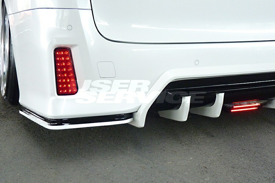 【メーカー名】AVANZARE/アヴァンツァーレADESSO/アデッソ【適合車種】トヨタ　ヴェルファイア【年式/型式】30系 GGH AGH AYH 30 35W/後期エグゼクティブラウンジZ ZR ZR-G ZG Z-G Z-A Z【商品名】リアサイドスポイラーセット Ver.1【セット内容】-【塗装/未塗装】-【カラー】-【素材】-【特記事項】30mmダウン。個人宅様への配送は出来かねますので、配送先は業者様等の法人名のご住所へお願い致します。【定価】38500円【納期】納期はメーカーの在庫や生産状況によって異なりますのでトラブル防止の為、必ず事前にお問い合わせ下さい。【送料/配送】■この商品の基本送料(本州、四国、九州)は【 送料無料 】となります。■北海道送料は【 送料無料 】となります。(※北海道送料が掛る場合、会計時に自動計算されませんのでご注意ください。)※沖縄県/離島は別途お見積りさせて頂きますので、ご注文前に必ず送料の確認をお願いします。