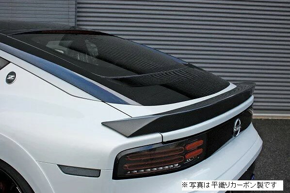 【メーカー名】GARAGE VARY/ガレージベリー【適合車種】日産　フェアレディZ【年式/型式】2022~MC、FMCまで/RZ34/【商品名】リアスポイラー　FRP製【セット内容】-【塗装/未塗装】未塗装【カラー】白ゲルコート仕上げ【素材】FRP【特記事項】純正交換です。純正のリアスポイラーのない車両は穴あけ作業が必要になります。受注生産の為、ご注文後のキャンセルはお受け致し兼ねます【注意】こちらの商品は個人のお客様でもご注文は可能ですが、整備工場またはカーショップ関連のみお届けが可能です。配送先入力欄より整備工場、カーショップ関連の『住所・屋号・担当者・電話番号(固定電話のみ)』をご指定ください。品番：30-3407【定価】77000円【納期】納期はメーカーの在庫や生産状況によって異なりますのでトラブル防止の為、必ず事前にお問い合わせ下さい。【送料/配送】■この商品の基本送料(本州、四国、九州)は【 送料無料 】となります。■北海道送料は【 1100円 】となります。(※北海道送料が掛る場合、会計時に自動計算されませんのでご注意ください。)※沖縄県/離島は別途お見積りさせて頂きますので、ご注文前に必ず送料の確認をお願いします。