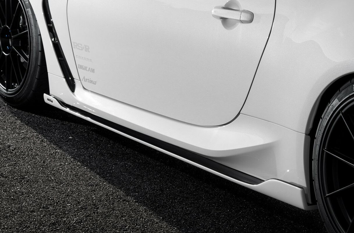 シルクブレイズ GR86 ZN8 サイドフラップ カーボン クリア FRP/WETカーボン 塗装済み TSRGR86-SFC Silk..