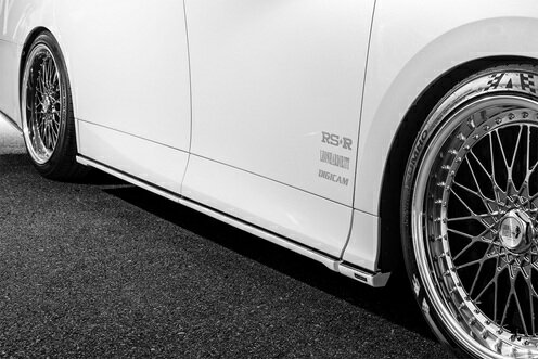 【メーカー名】SilkBlaze/シルクブレイズ【適合車種】トヨタ　40 アルファード ヴェルファイア【年式/型式】2023.6-MC、FMCまで※適合についてはお問い合わせください。/AGH40W/AGH45W/【商品名】サイドフラップ【セット内容】-【塗装/未塗装】未塗装黒ゲル【カラー】-【素材】-【特記事項】受注生産のため、返品・キャンセルはお受けできません。エアロダウン量/中央部：約29mm　サイド：約35mm未塗装品は塗装する前に必ずフィッティング確認を行なってください。万が一塗装後に不具合が発見された場合でも、クレーム対象外となります。【注意】こちらの商品は個人のお客様でもご注文は可能ですが、法人様住所のみお届け可能です。配送先入力欄より法人様の『住所・屋号・担当者・電話番号(固定電話のみ)』をご指定ください。TSR40AL-SF【定価】76780円【納期】納期はメーカーの在庫や生産状況によって異なりますのでトラブル防止の為、必ず事前にお問い合わせ下さい。【送料/配送】■この商品の基本送料(本州、四国、九州)は【 送料無料 】となります。■北海道送料は【 2200円 】となります。(※北海道送料が掛る場合、会計時に自動計算されませんのでご注意ください。)※沖縄県/離島は別途お見積りさせて頂きますので、ご注文前に必ず送料の確認をお願いします。