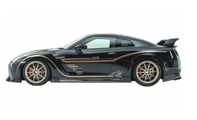樂天商城 - ロウェン GT-R GTR R35 後期 サイドステップ Wet Carbon 未塗装 1N005J10 ROWEN WORLD PLATINUM ワールドプラチナム
