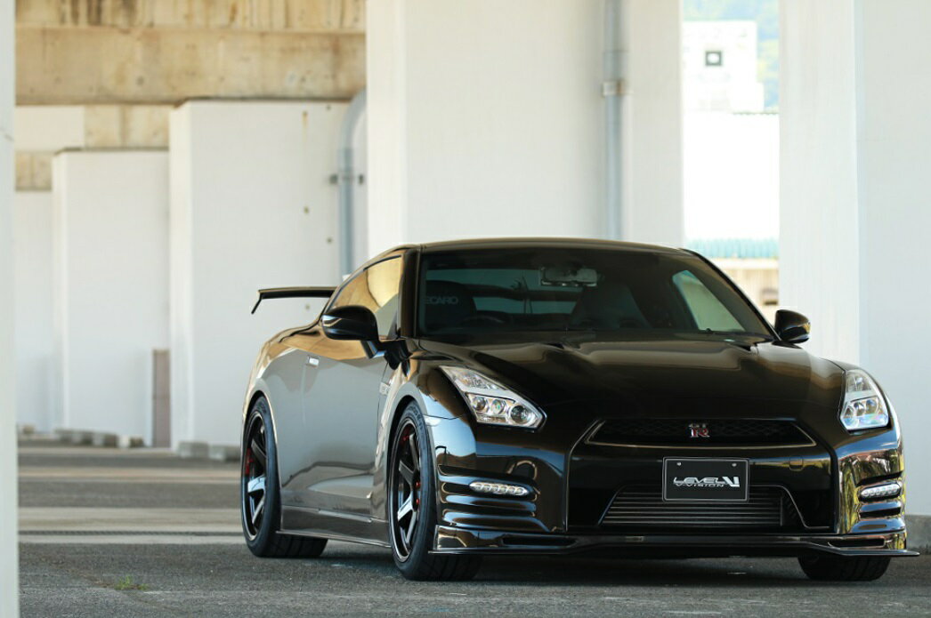 V-VISION GT-R R35 �ե���ȥ�åץ��ݥ��顼 �����ܥ� �֥��ӥ����