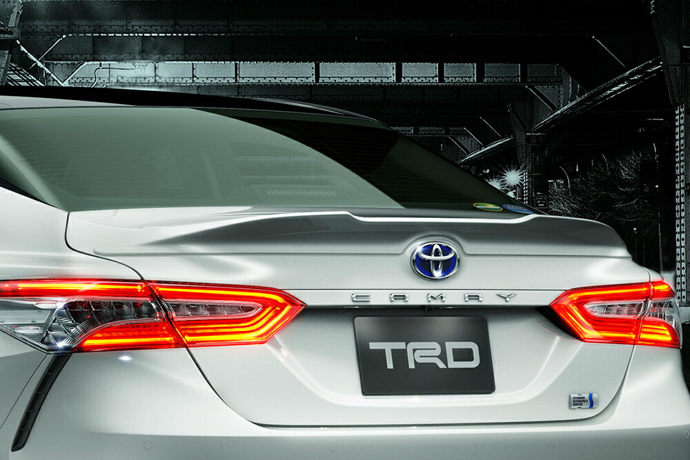 ティーアールディー カムリ AXVH70 リヤトランクスポイラー 樹脂(PPE) 未塗装 MS342-33002-NP TRD