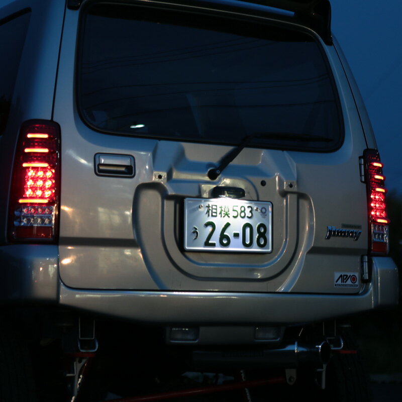 アピオ ジムニー JB23 JB43（JB33含む） スペアタイヤレスナンバープレート移動キット 台座/スチール製 LEDナンバー灯ケース/プラスチック 本体/黒塗装 3033-31 APIO