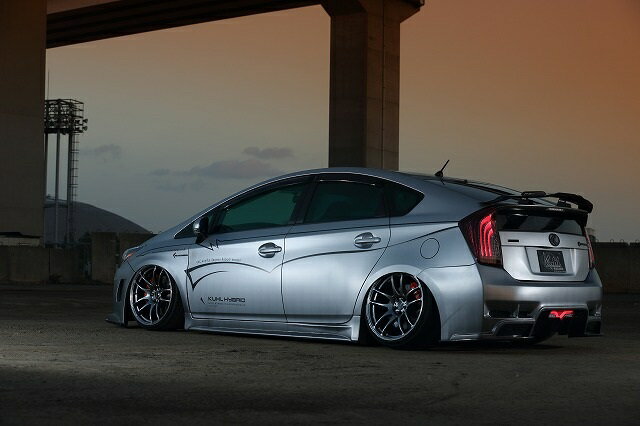 クール レーシング プリウス 30系 サイドステップ SG Ver.1 ストロンググレード FRP 未塗装 KUHL RACING 30R-SS