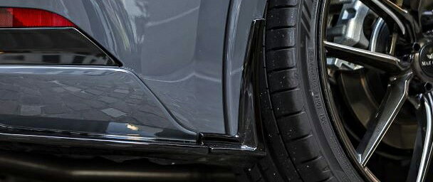 【メーカー名】AKEA/アケア【適合車種】トヨタ　プリウス 60系【年式/型式】2023.1〜 ※MC、FMCまで/MXWH6# ZVW6#/【商品名】リアエンドフィン ※ノーマルフェンダー車用【セット内容】-【塗装/未塗装】塗装済【カラー】202単色【素材】ABS【特記事項】※掲載画像はイメージです。実際の商品とは異なる場合がございます。【注意】こちらの商品は個人のお客様でもご注文は可能ですが、法人様住所のみお届け可能です。配送先入力欄より法人様の『住所・屋号・担当者・電話番号(固定電話のみ)』をご指定ください。AKE-60PR-RFN-202【定価】33000円【納期】納期はメーカーの在庫や生産状況によって異なりますのでトラブル防止の為、必ず事前にお問い合わせ下さい。【送料/配送】■この商品の基本送料(本州、四国、九州)は【 送料無料 】となります。■北海道送料は【 5500円 】となります。(※北海道送料が掛る場合、会計時に自動計算されませんのでご注意ください。)※沖縄県/離島は別途お見積りさせて頂きますので、ご注文前に必ず送料の確認をお願いします。