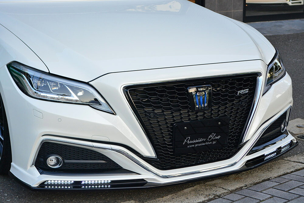 【メーカー名】M'z SPEED/エムズスピードPrussian Blue/プルシャン ブルー【適合車種】トヨタ　クラウン【年式/型式】2018/6〜/GWS224 AZSH2# ARS220/RSアドバンス RSアドバンスFour RS RS Four RS-B【商品名】フロントハーフスポイラー【セット内容】LED付属【塗装/未塗装】未塗装【カラー】-【素材】-【特記事項】※ノーマルバンパーをカットしての取付けとなります。。LEDdaylight（ロングx2セット）が付属されます。。【注意】配送先が法人様の場合表示の送料でご購入頂けます。配送先入力欄より法人『住所・屋号・担当者・電話番号(固定電話のみ)』をご指定ください。なお、西濃運輸の営業所止めの対応は可能となりますので、ご希望の際は最寄りの営業所を配送先入力欄よりご指定ください。個人宅様配送は6600円追加となりますのでご注意ください。6482-1111【定価】89540円【納期】納期はメーカーの在庫や生産状況によって異なりますのでトラブル防止の為、必ず事前にお問い合わせ下さい。【送料/配送】■この商品の基本送料(本州、四国、九州)は【 送料無料、個人宅様配送は6600円追加 】となります。■北海道送料は【 1100円、個人宅様配送は6600円追加 】となります。(※北海道送料が掛る場合、会計時に自動計算されませんのでご注意ください。)※沖縄県/離島は別途お見積りさせて頂きますので、ご注文前に必ず送料の確認をお願いします。