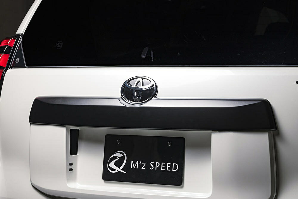 【メーカー名】M'z SPEED/エムズスピードGRACE LINE/グレースライン【適合車種】トヨタ　ランドクルーザー【年式/型式】2017.09〜/GRJ15# TRJ15# GDJ15#/後期【商品名】リアガーニッシュ【セット内容】-【塗装/未塗装】未塗装【カラー】-【素材】FRP【特記事項】※掲載画像はイメージ画像となります。実際の商品と異なる場合がございます。【注意】配送先が法人様の場合表示の送料でご購入頂けます。配送先入力欄より法人『住所・屋号・担当者・電話番号(固定電話のみ)』をご指定ください。なお、西濃運輸の営業所止めの対応は可能となりますので、ご希望の際は最寄りの営業所を配送先入力欄よりご指定ください。個人宅様配送は3300円追加となりますのでご注意ください。2321-7333 【定価】50820円【納期】納期はメーカーの在庫や生産状況によって異なりますのでトラブル防止の為、必ず事前にお問い合わせ下さい。【送料/配送】■この商品の基本送料(本州、四国、九州)は【 送料無料、個人宅様配送は3300円追加 】となります。■北海道送料は【 1100円、個人宅様配送は3300円追加 】となります。(※北海道送料が掛る場合、会計時に自動計算されませんのでご注意ください。)※沖縄県/離島は別途お見積りさせて頂きますので、ご注文前に必ず送料の確認をお願いします。