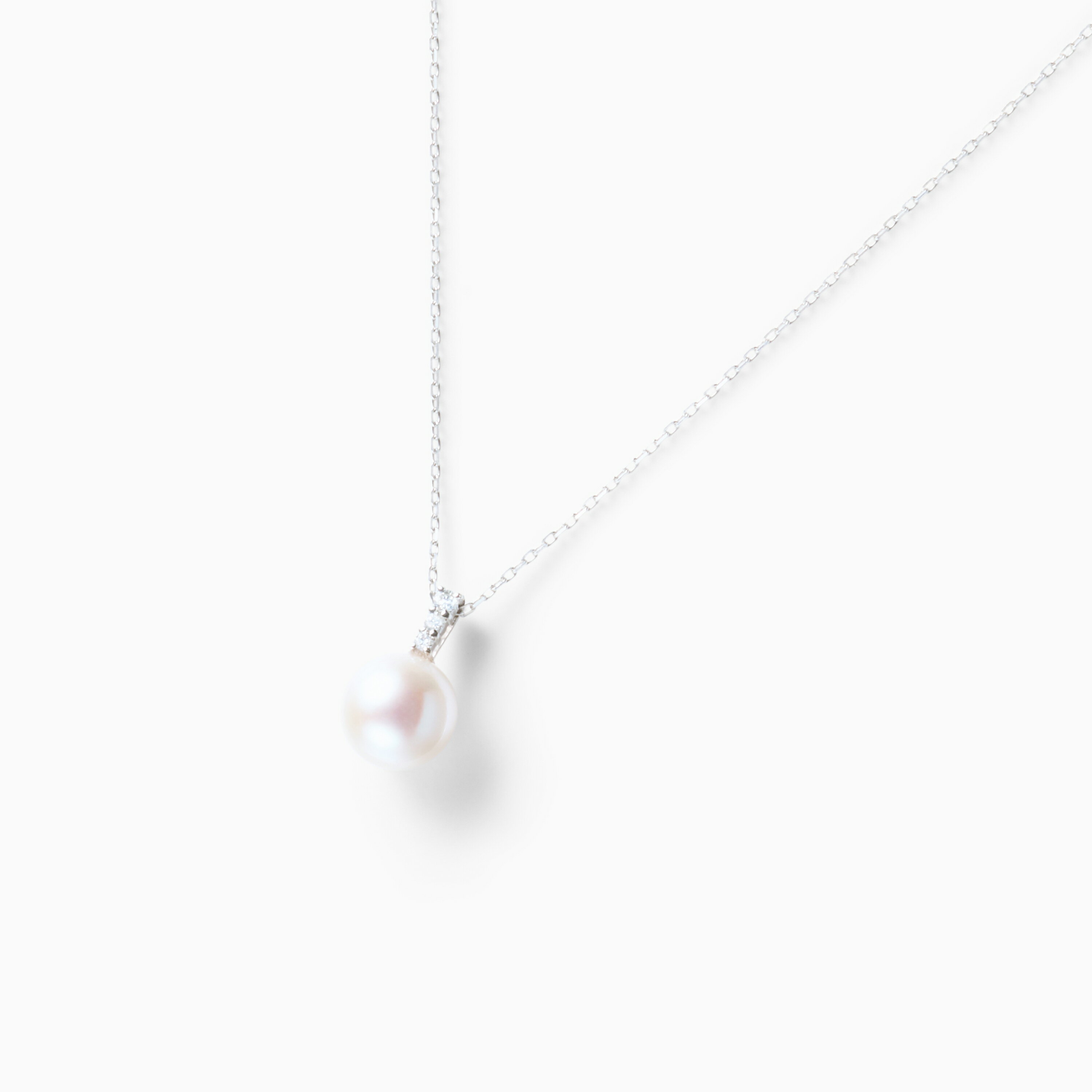 Rakuten - 《真珠大卸からの直販》■テリ評価90点・K18WG・0.04ct■越物花珠真珠8.0mmUPペンダント【送料無料】
