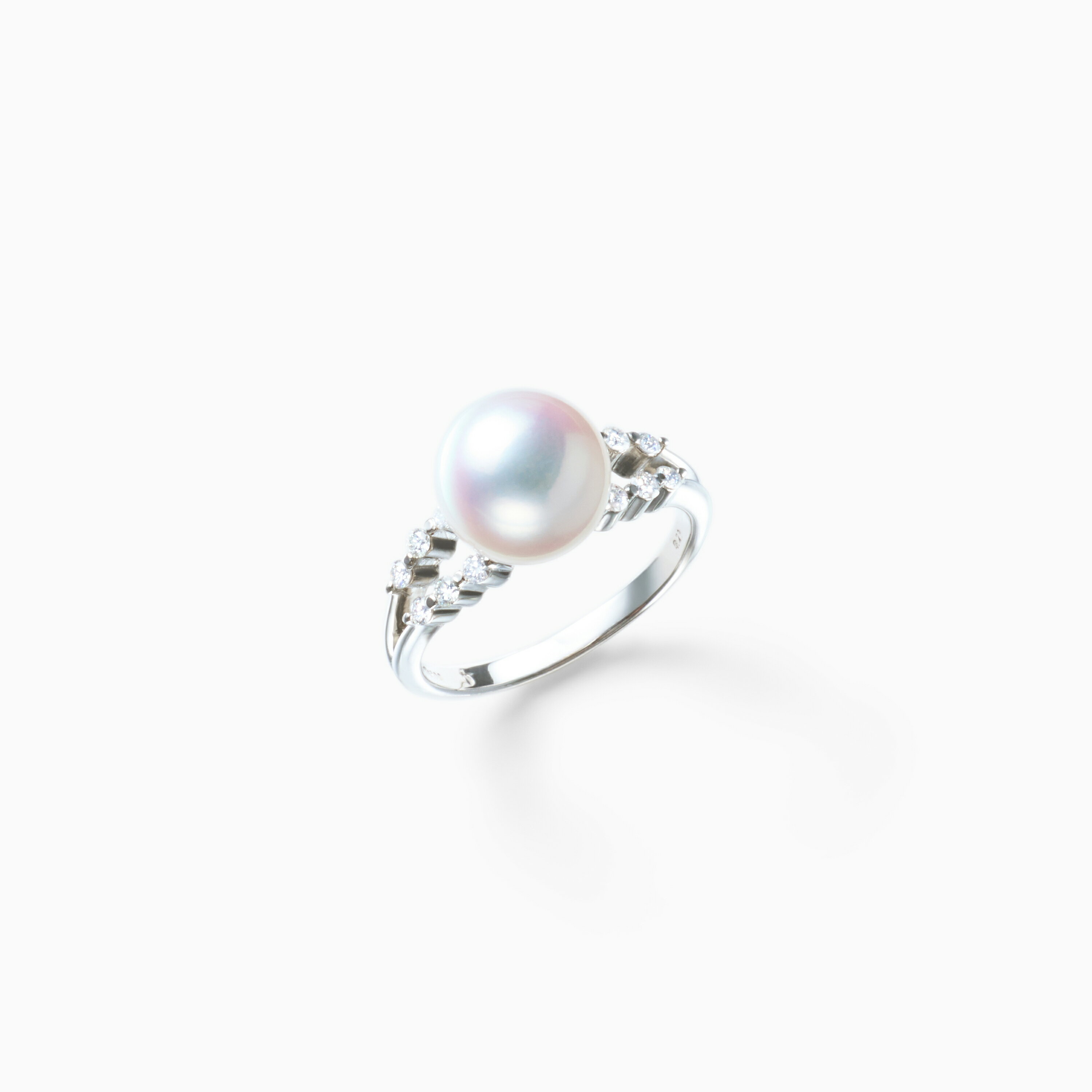 Rakuten - 《真珠大卸からの直販》■テリ評価100点満点・最高評価の美しさと希少性を追求した9mmUP・優雅なダイヤモンドデザイン■越物花珠真珠PT900製リング[純白ホワイト系ピンクグリーン]9.0mmUP【送料無料】